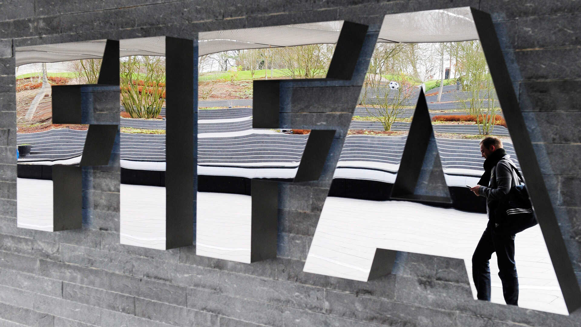 EEUU pide extradición de siete funcionarios de la FIFA detenidos en Suiza