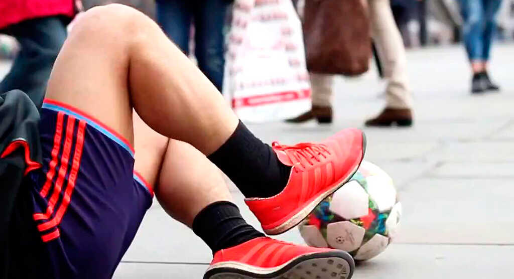 (VIDEO) Histórico futbolista colombiano apoya al mundo canino