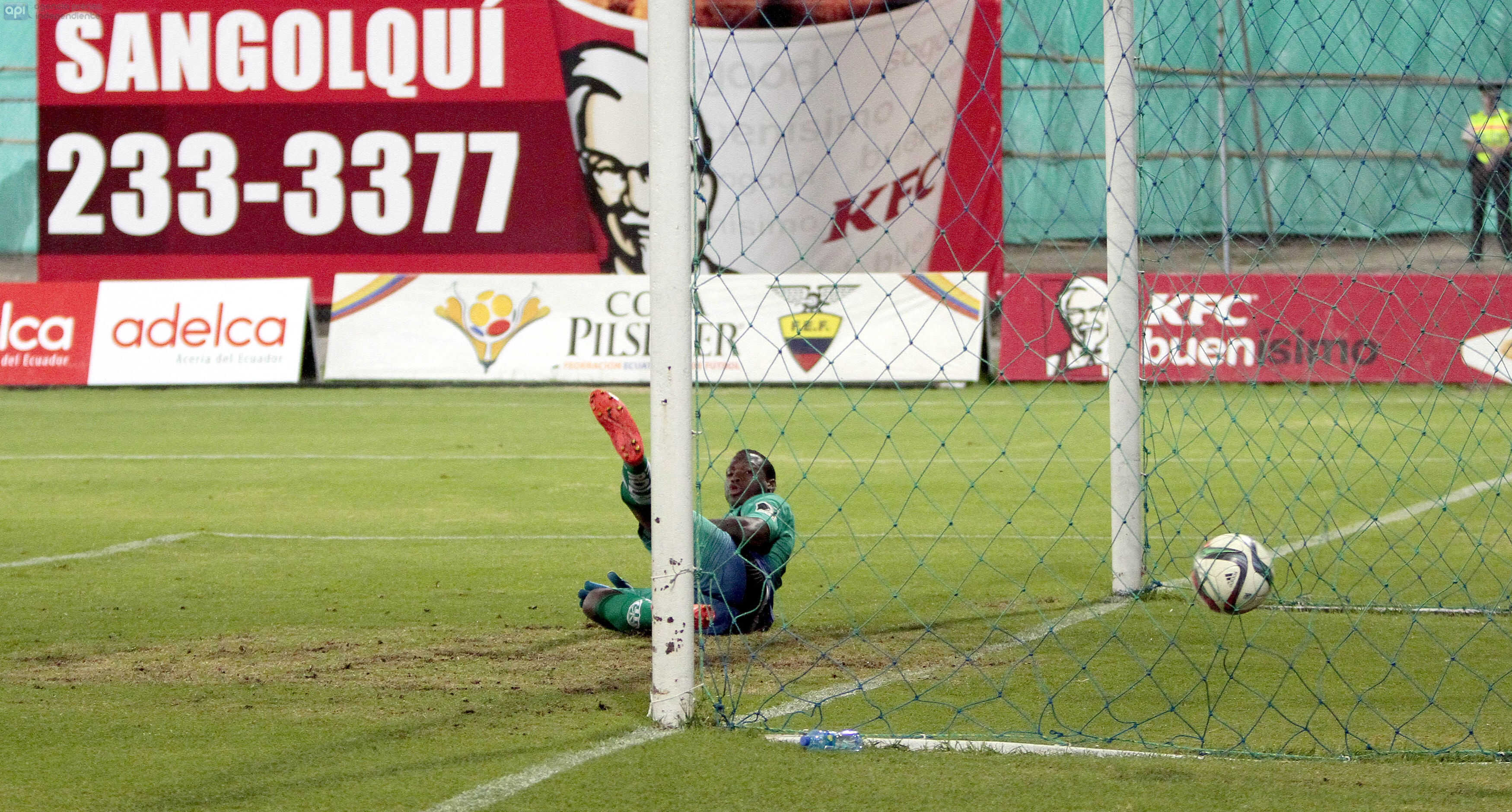 “A Liga siempre le pitan un penal en contra de Independiente” (Por Patricio Díaz)