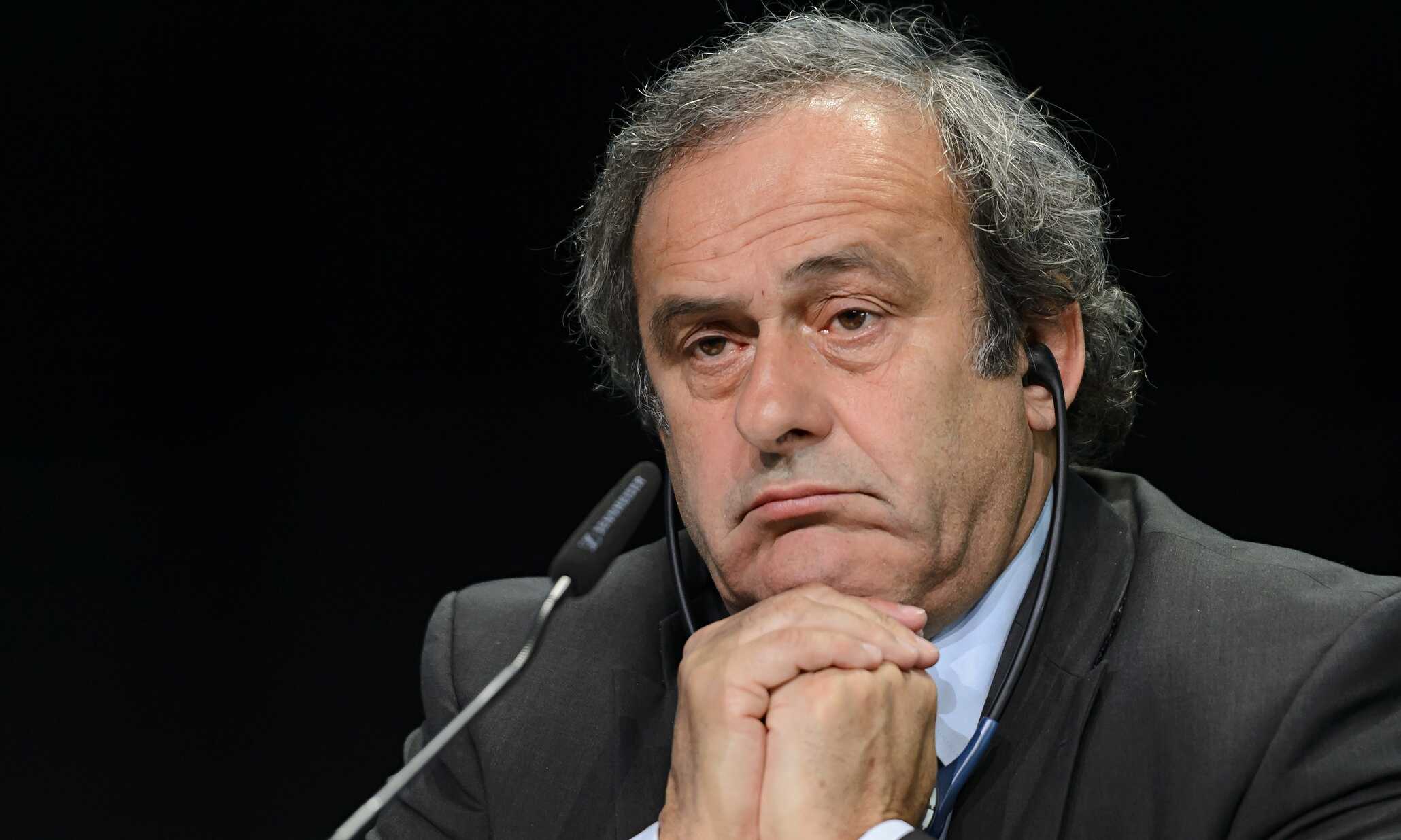 Platini decidirá en próximas dos semanas si aspira a suceder a Blatter