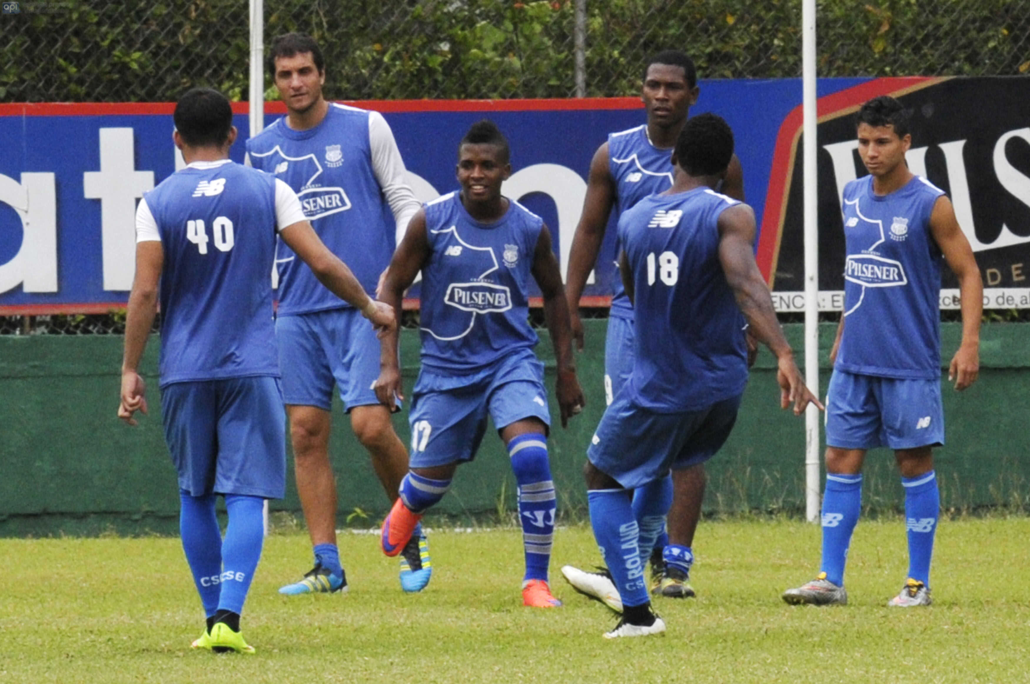 Emelec enfrenta a León de Huanuco en el estadio Cristian Benítez