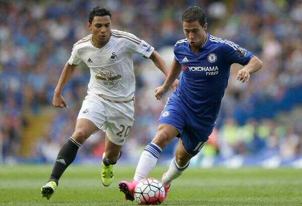 Descomunal actuación de Montero en el empate entre el Swansea y el Chelsea