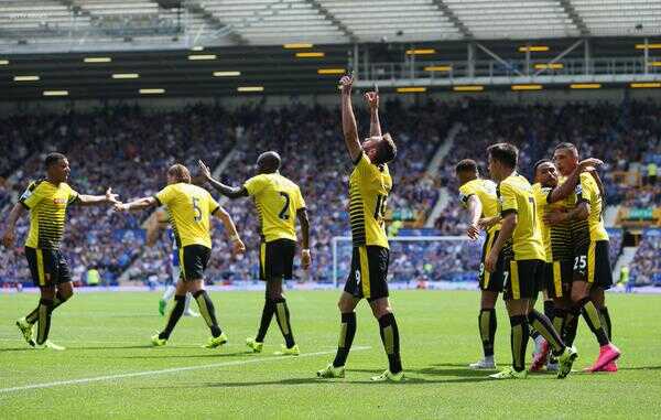 Juan Calos Paredes debutó en la Premier League en el empate del Watford ante el Everton