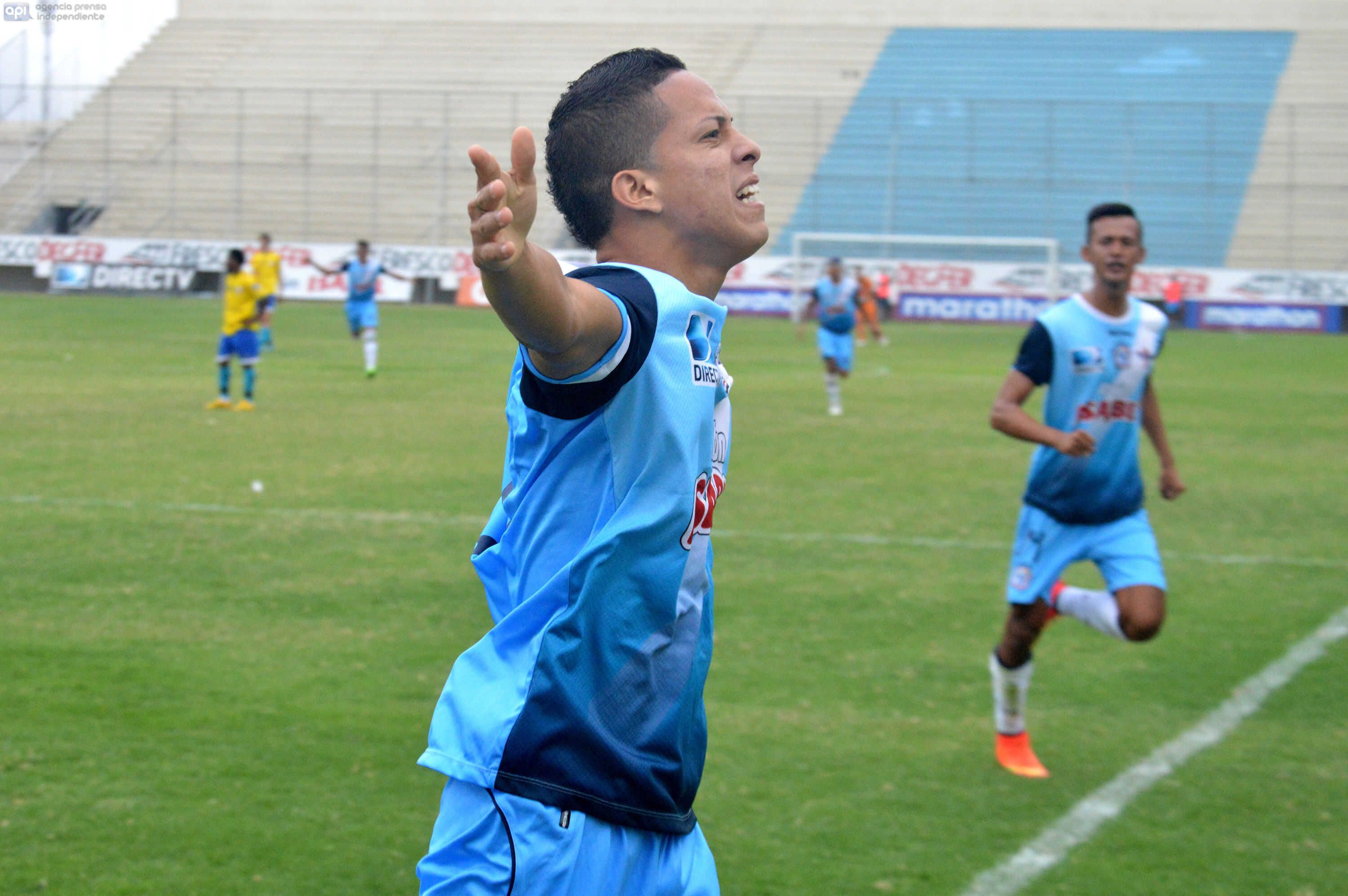 Delfín se mantiene en la punta de la Serie B
