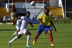 Antonio Valencia Ecuador Honduras Jugada (API)