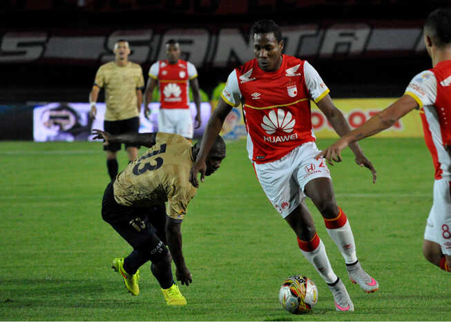 Santa Fe sin Daniel Angulo empató con Millonarios en el clásico bogotano