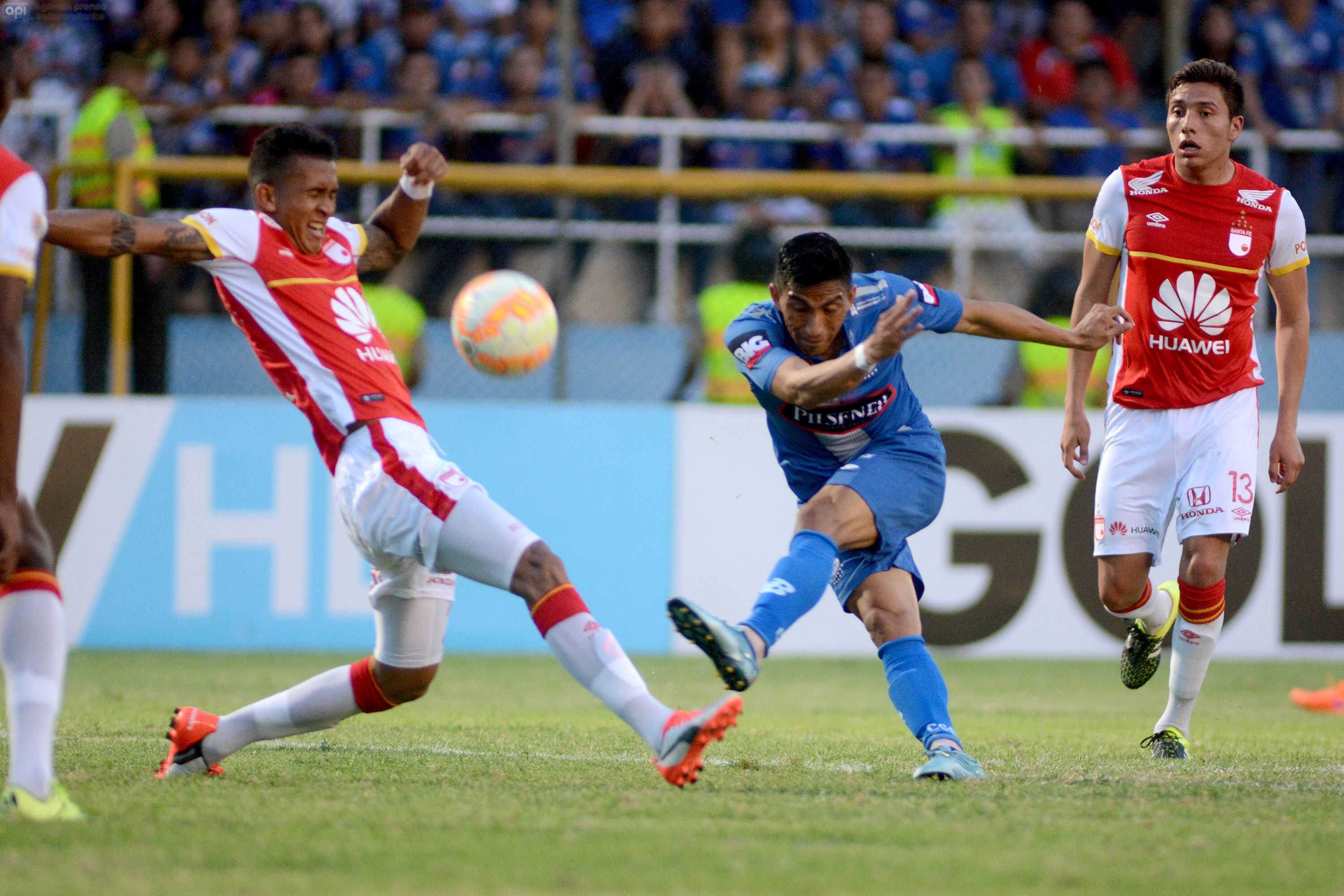 Emelec visita a Santa Fe en busca del pase a cuartos en Copa Sudamericana