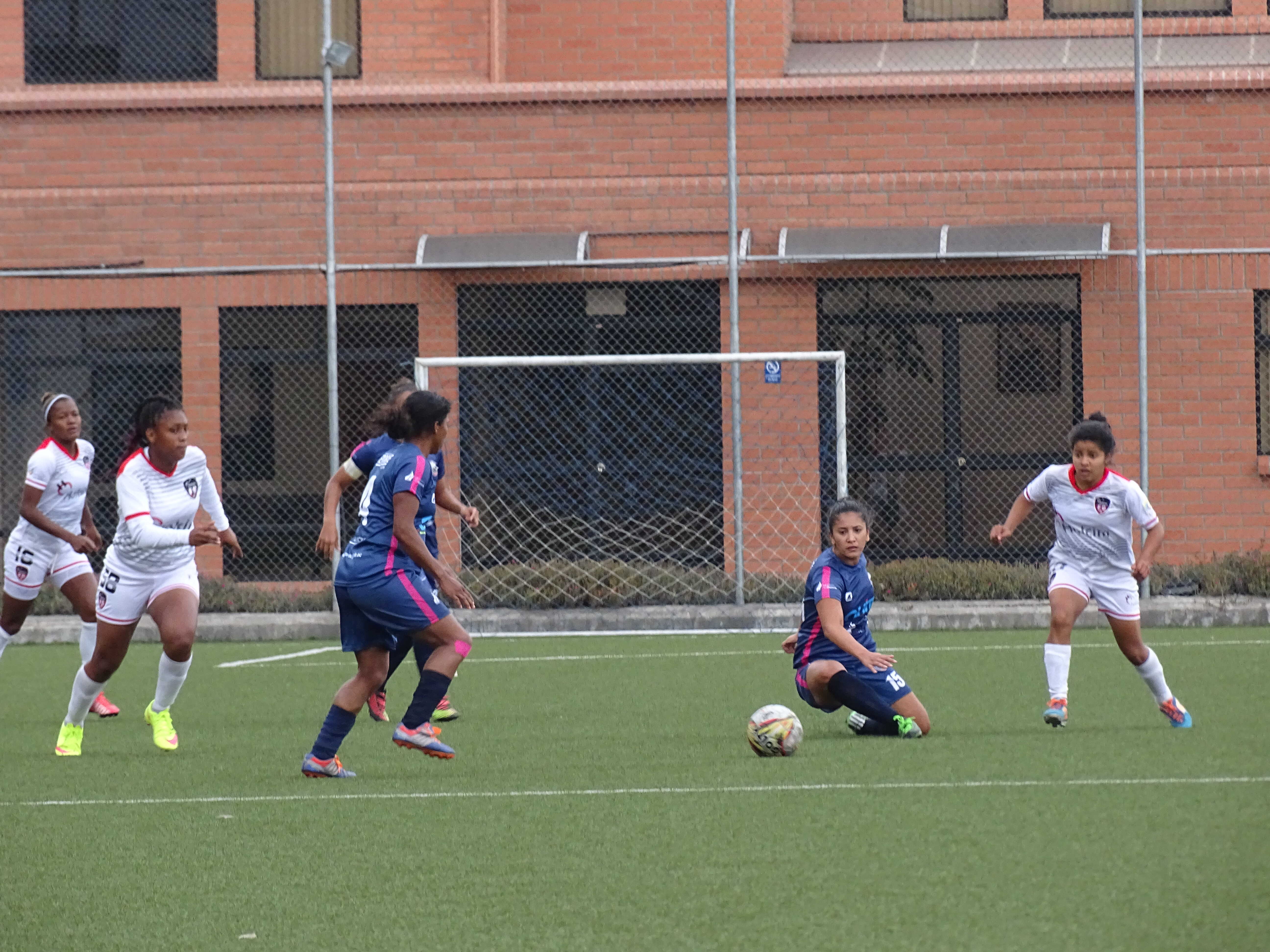 Unión Española nuevo líder del grupo B en el fútbol femenino