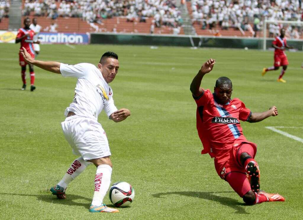 LDU quiere mantener la punta venciendo a El Nacional