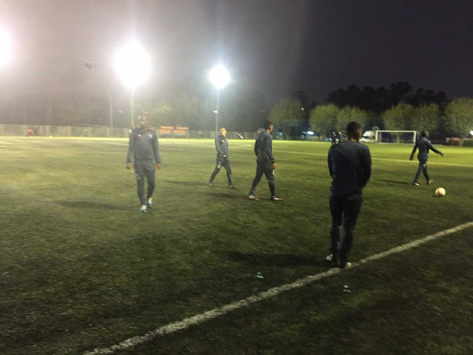 Liga entrenó pensando en su partido ante River Plate