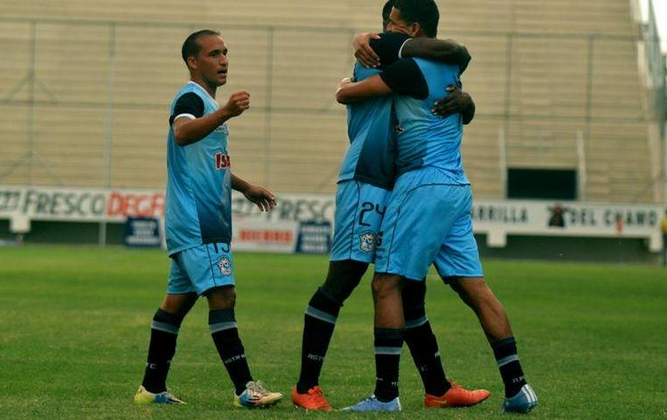 Equipos de Manta en zona de ascenso a falta de 10 fechas en la Serie B
