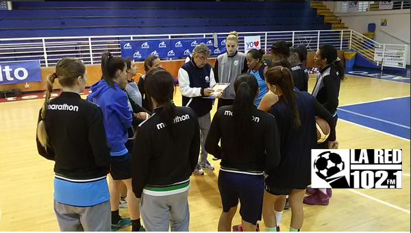 Jugadoras de la UTE preparadas para su partido ante Leones de Quilpué