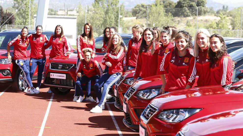 La Selección de España se tomó la foto oficial previo a su viaje al Mundial Femenino