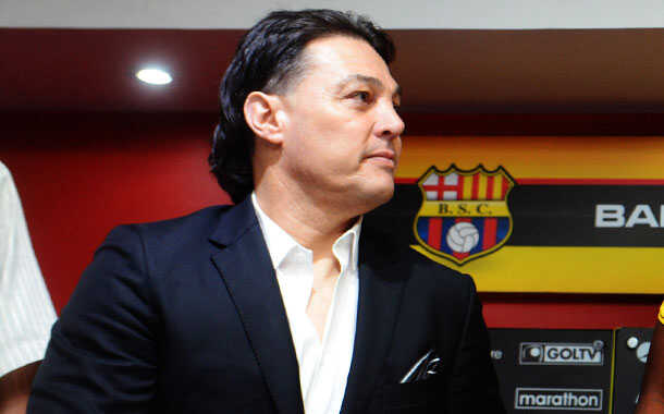 Alfaro Moreno critica a hinchada de Barcelona