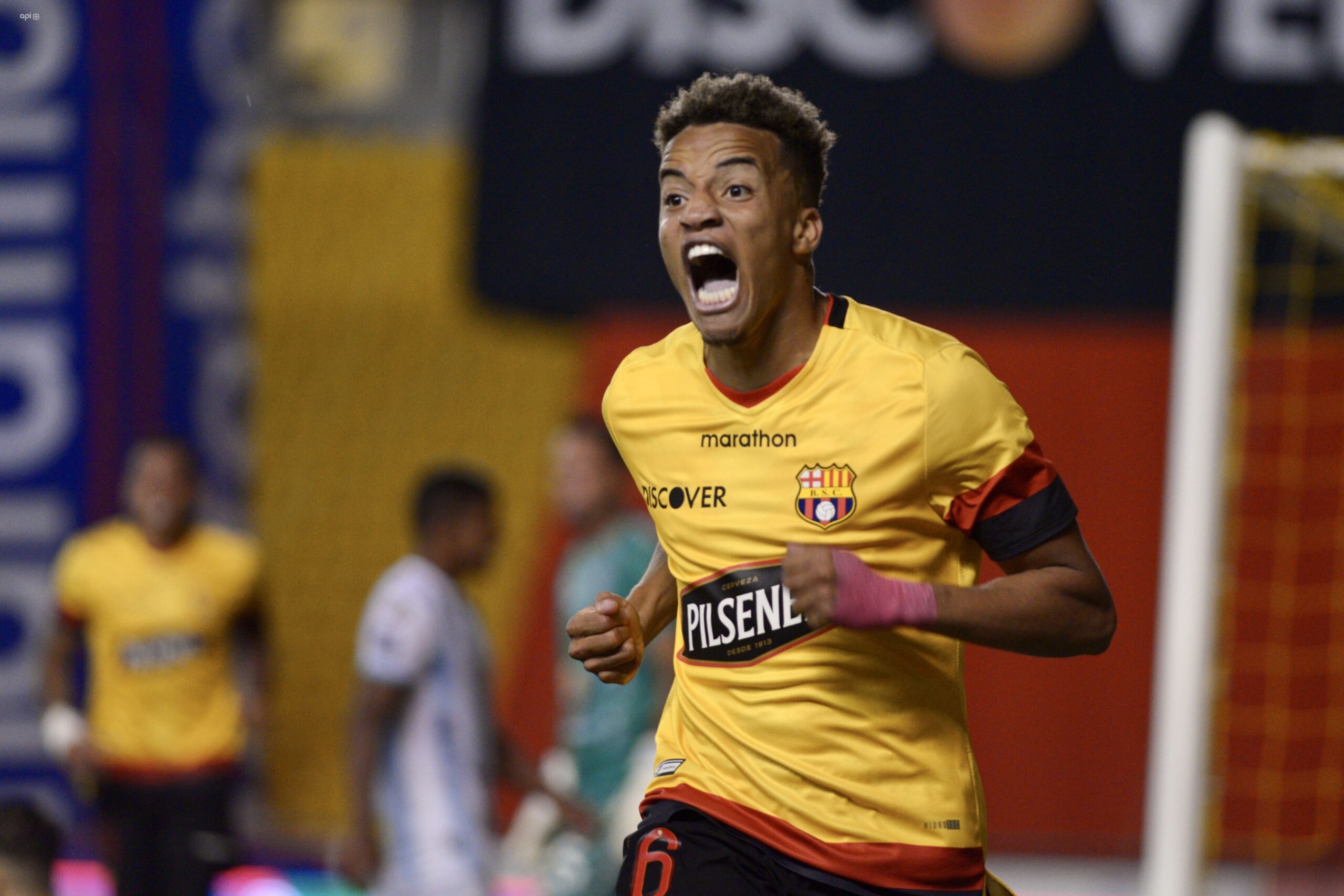 Barcelona gana y se perfila a ser finalista