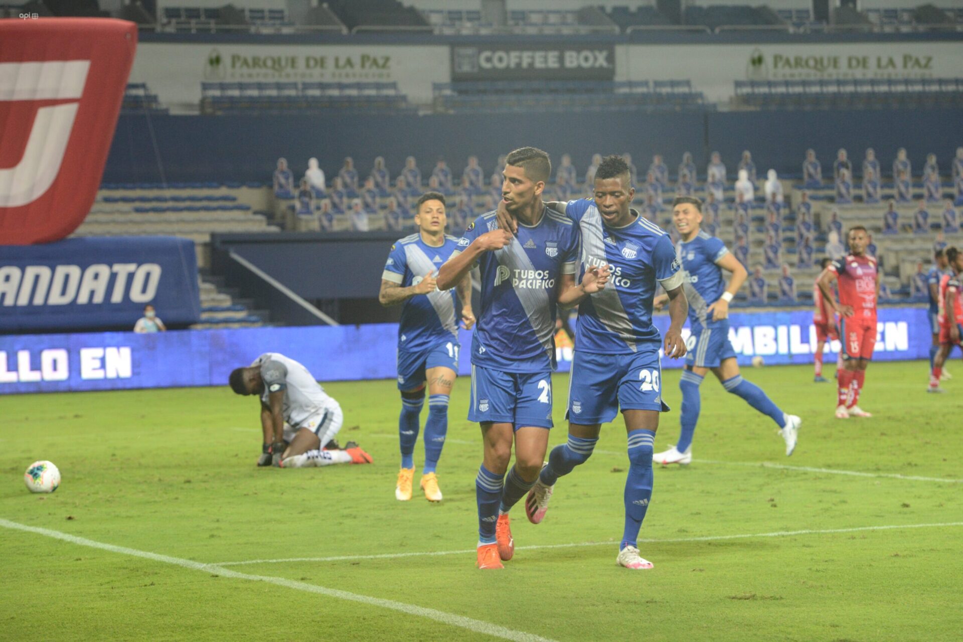 Emelec golea y El Nacional está muy cerca del descenso