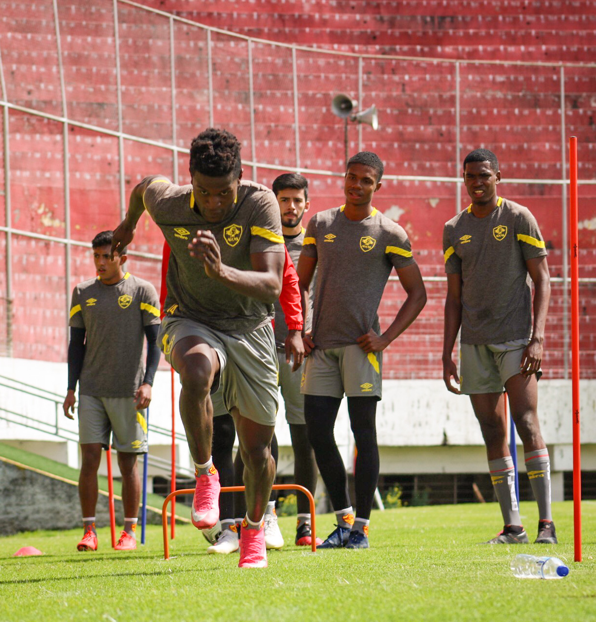 Aucas afina su equipo para visitar al Mushuc Runa