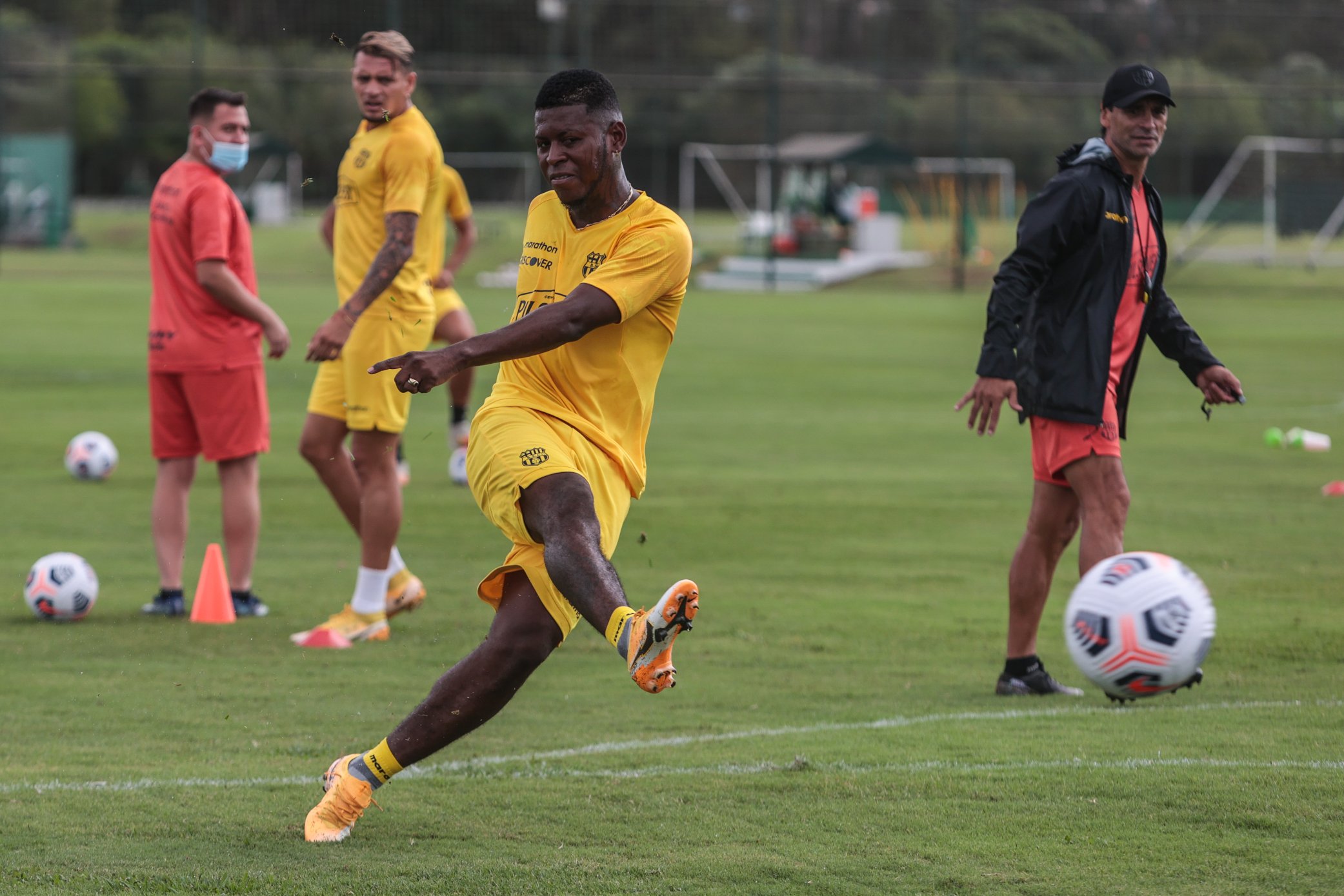 Barcelona, confiado en su visita a Brasil
