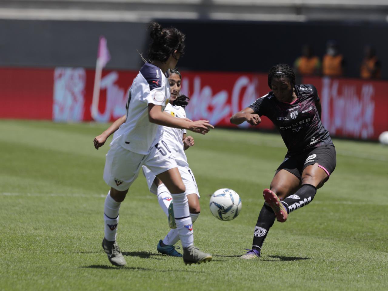 Arrancó la Superliga Femenina con 16 equipos en dos zonas