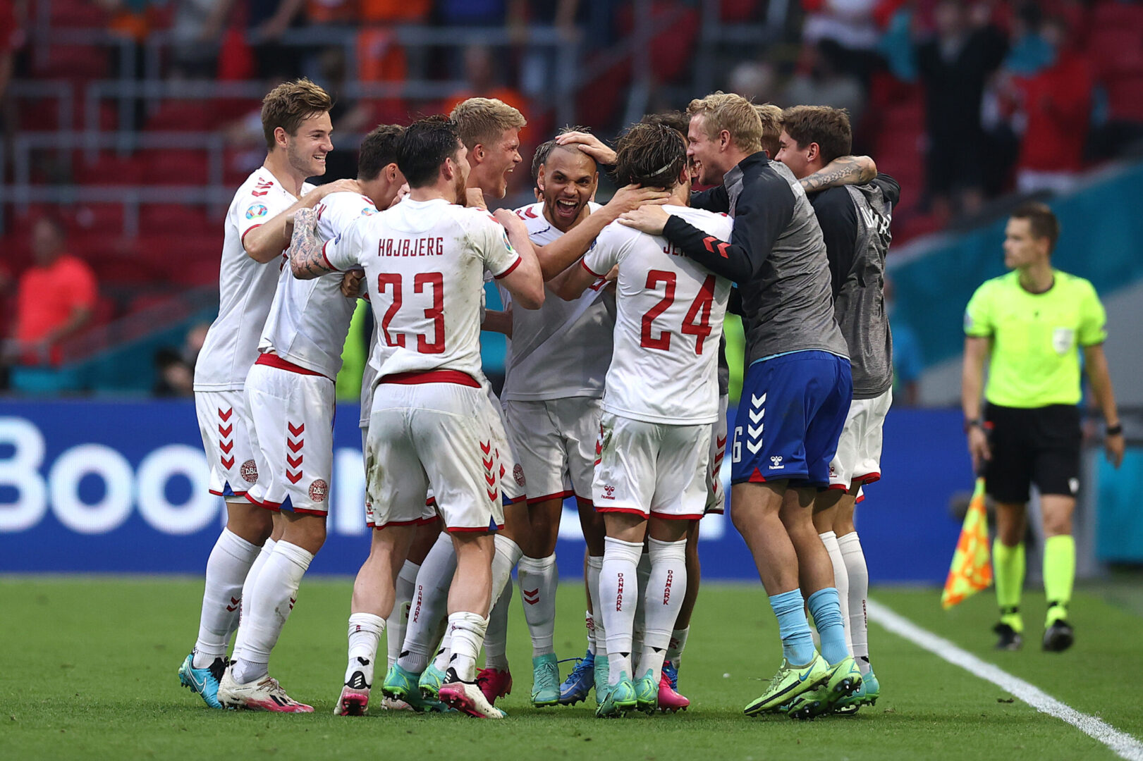Dinamarca golea a Gales y avanza en la Eurocopa