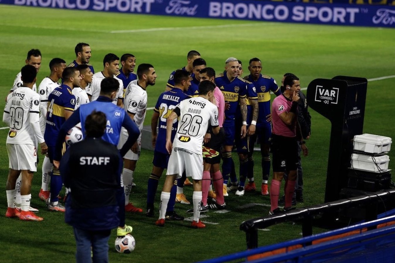 Escándalo en Boca, parte de la delegación se quedó en la comisaría