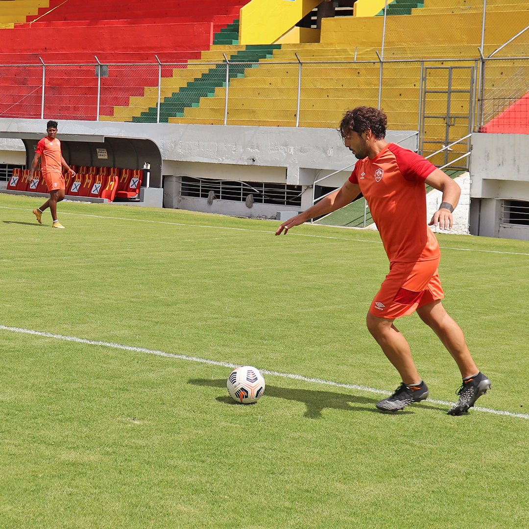 Aucas inscribirá a Fontanini y Verón