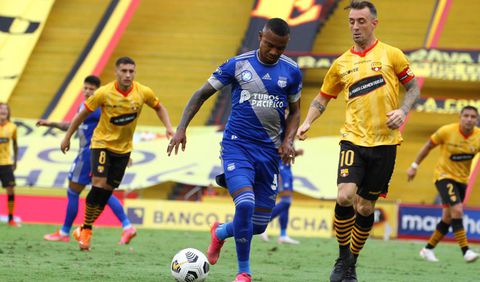 Barcelona y Emelec rechazan el desempeño del VAR en el Clásico del Astillero