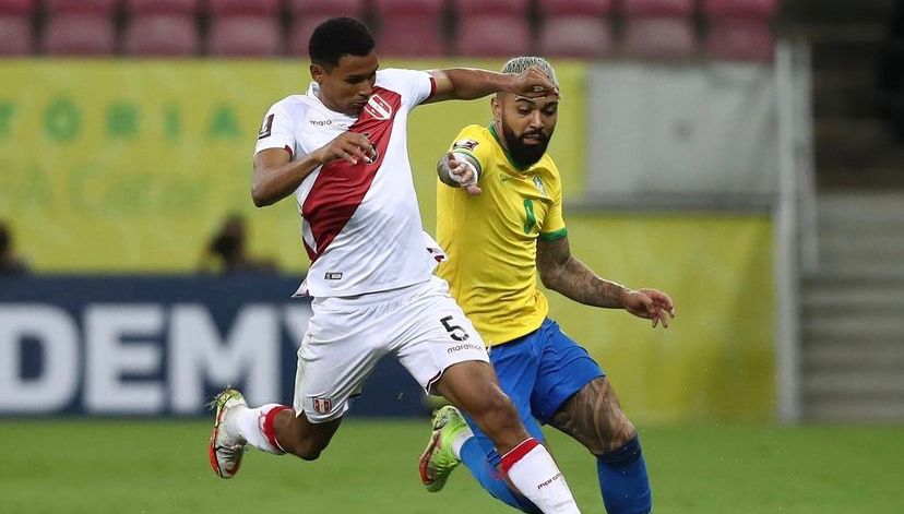 Brasil se impone de local ante Perú