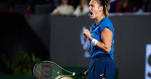 Sabalenka remontó y sigue con opciones de clasificar a las semifinales del WTA Finals