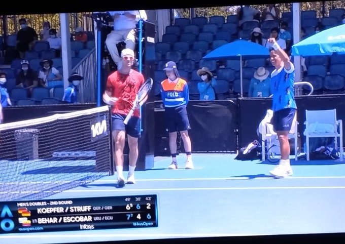 Behar y Escobar acceden a tercera ronda en el Australian Open