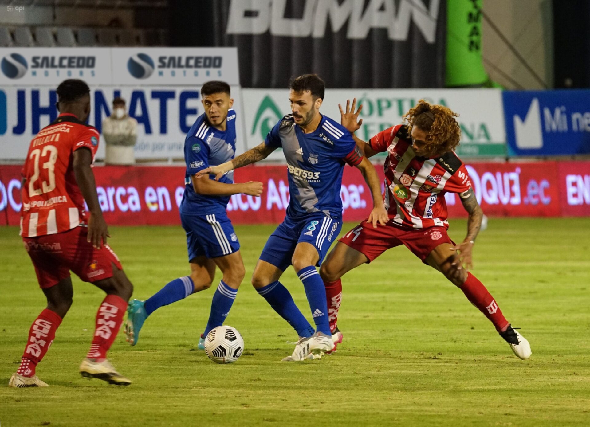 Técnico Universitario empató sobre la hora a Emelec