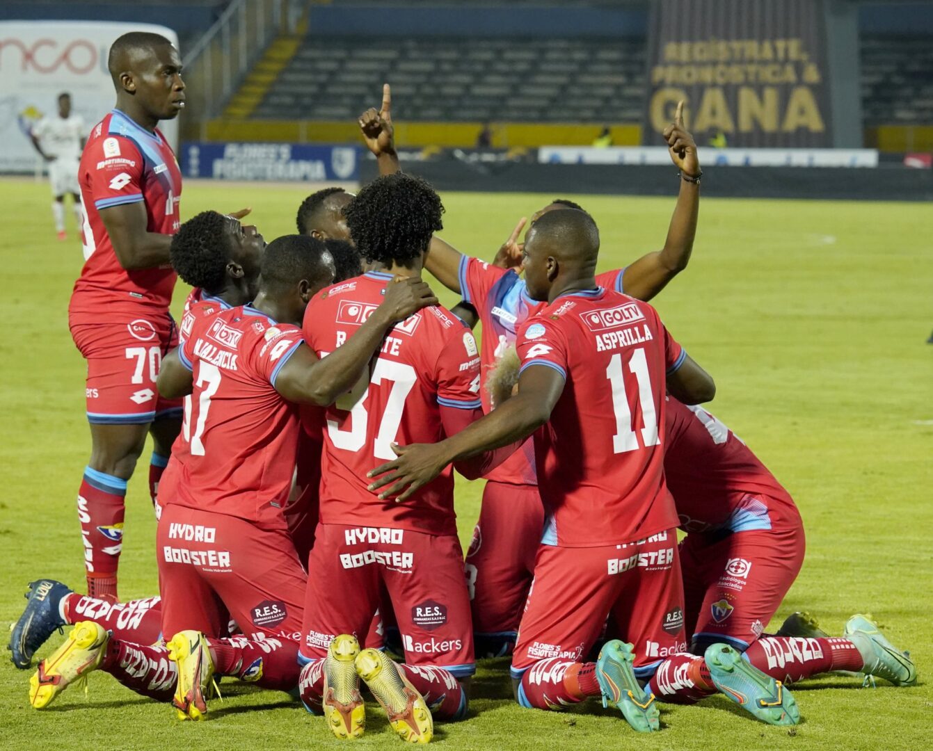 El Nacional golea al Primero de Mayo en el partido inaugural