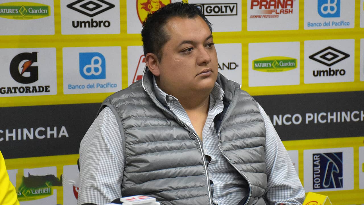 Andrés Báez se marcha de Aucas