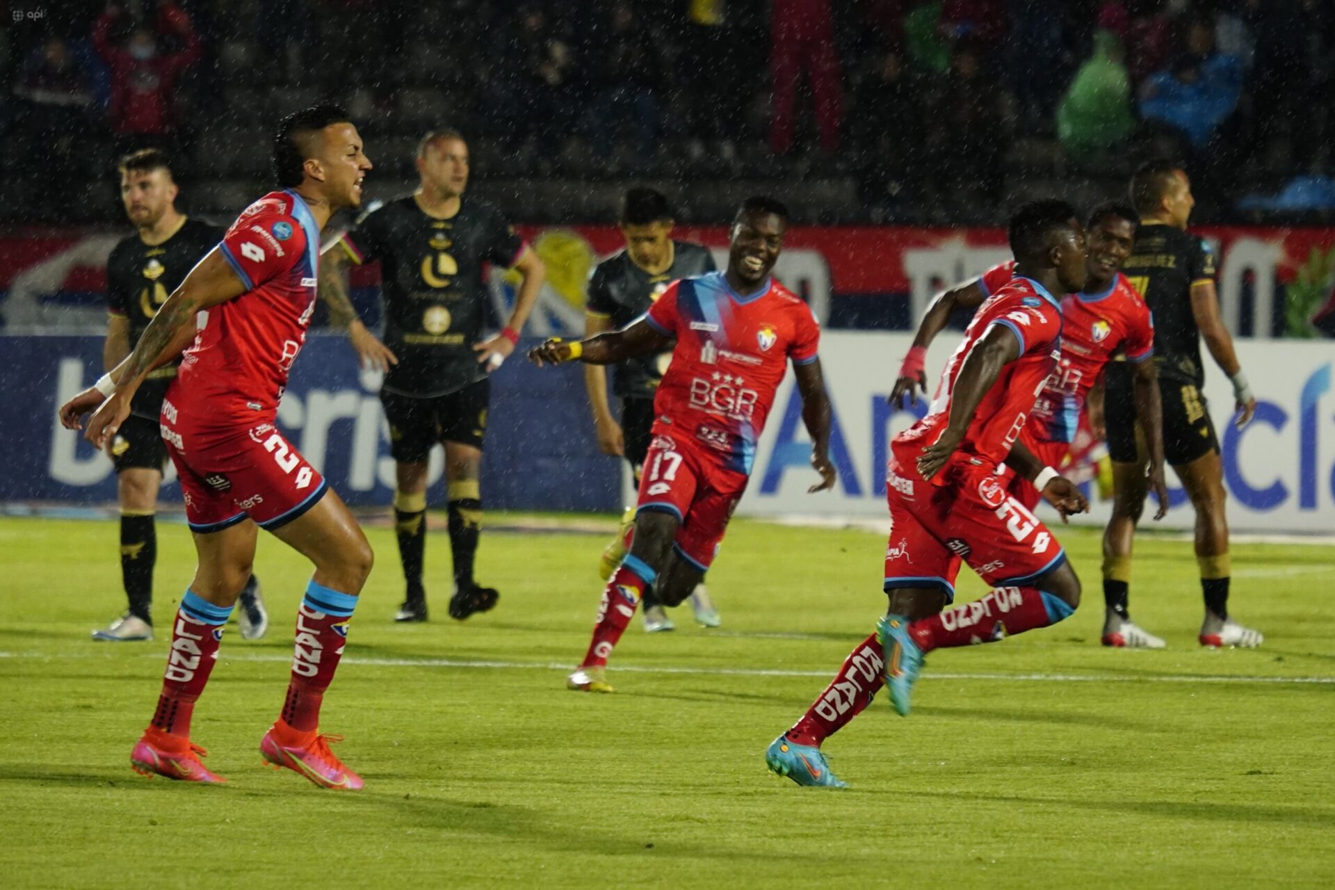 El Nacional vuelve a Serie A y celebra con festival de goles