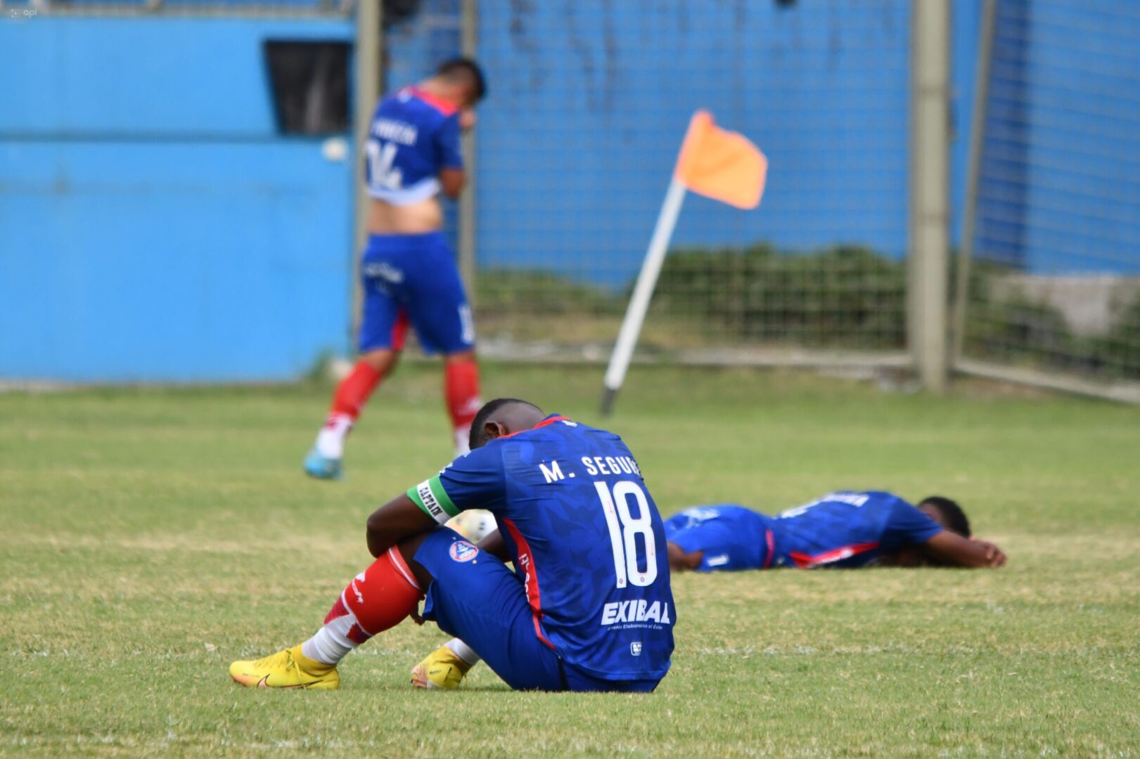 Olmedo y Atlético Santo Domingo descendieron a la Segunda Categoría