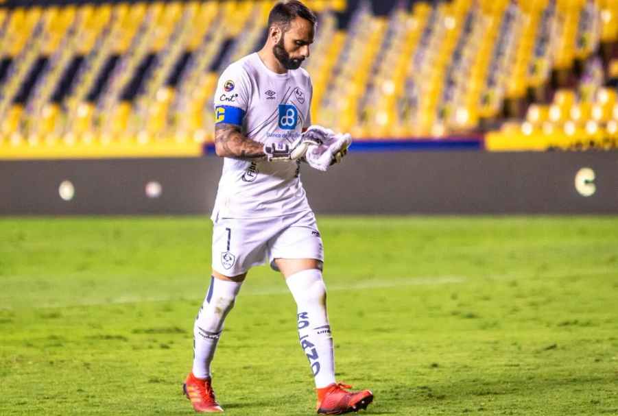 Aucas renovó su vínculo con Damián Frascarelli