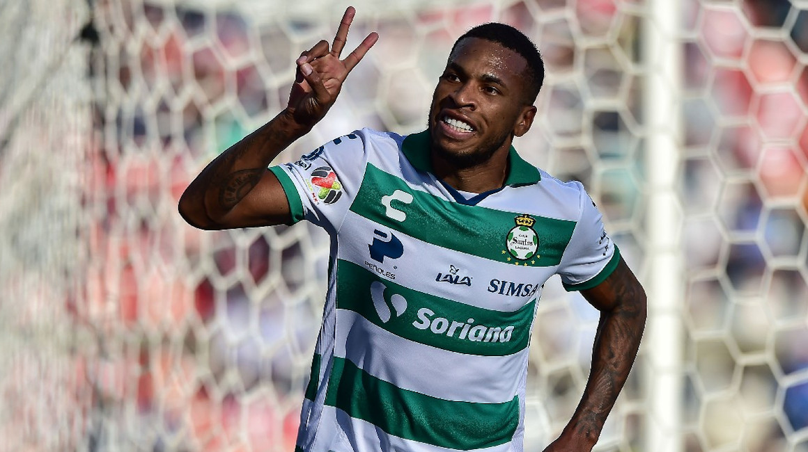 Santos Laguna confirma la salida de Ayrton Preciado