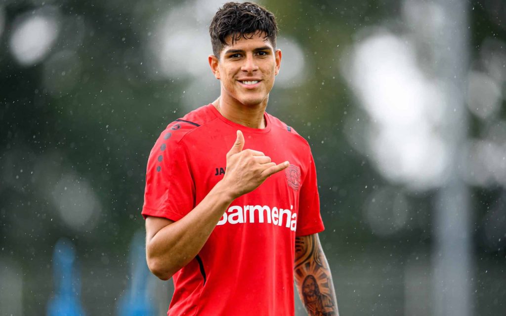 Piero Hincapié defenderá los colores del Leverkusen hasta 2027