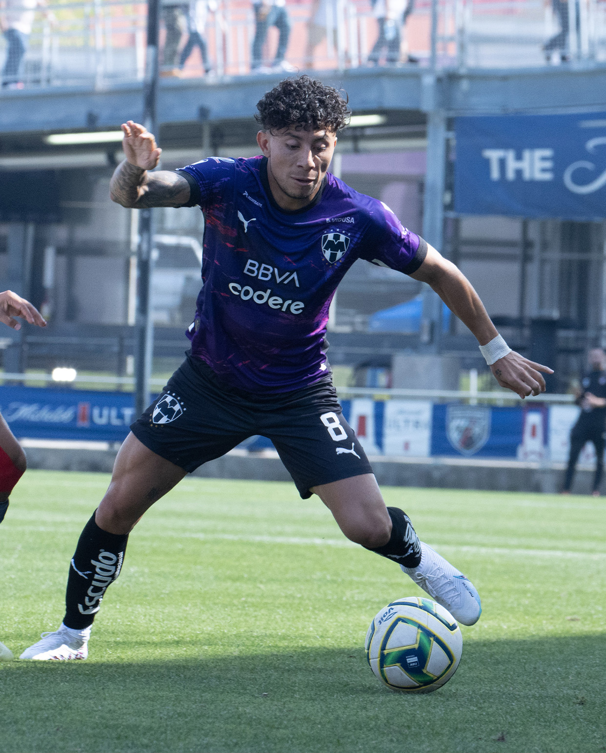 Joao Rojas regresó a las canchas luego su lesión