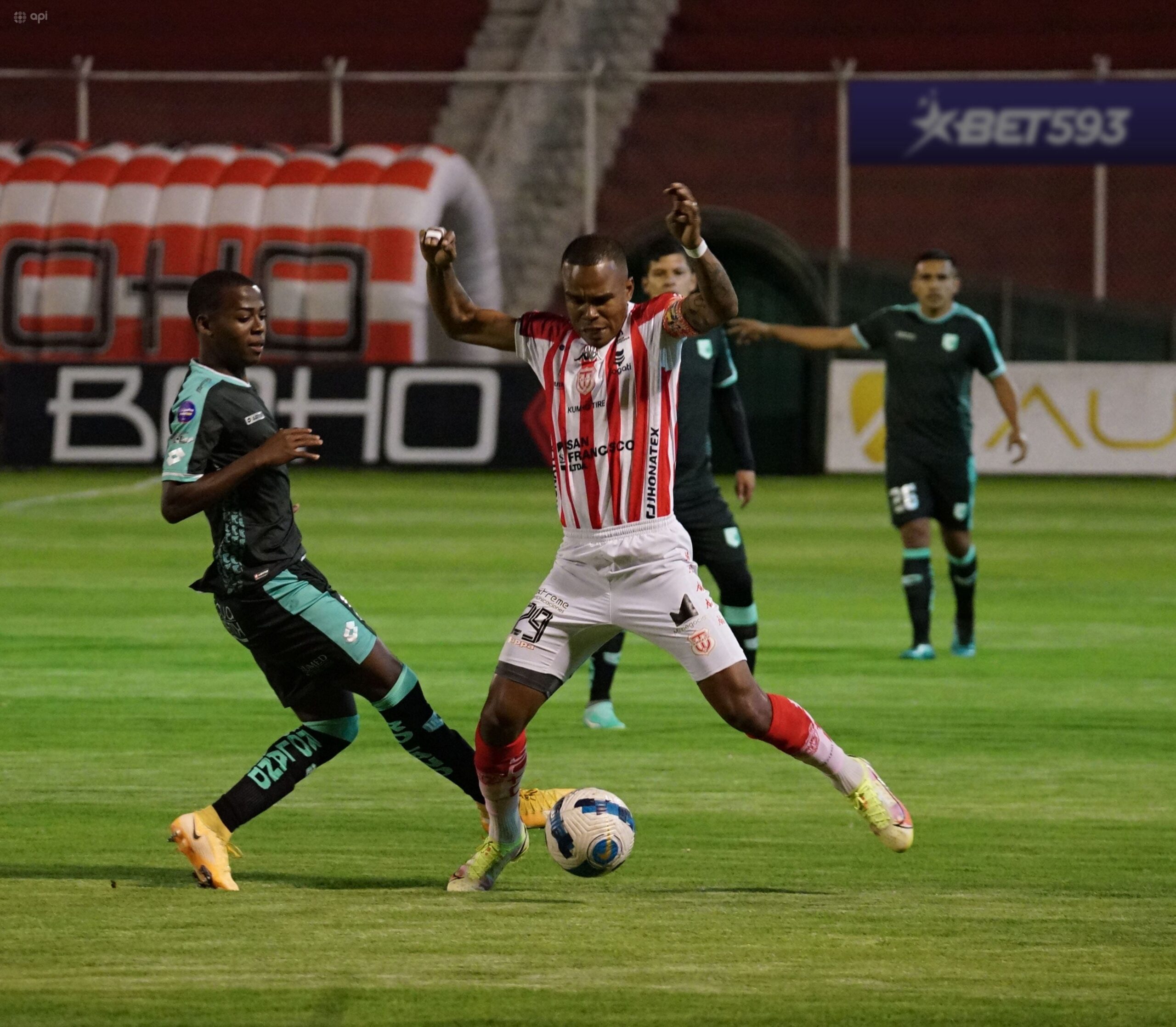 Empate sin goles entre T. Universitario y Cumbayá en Ambato
