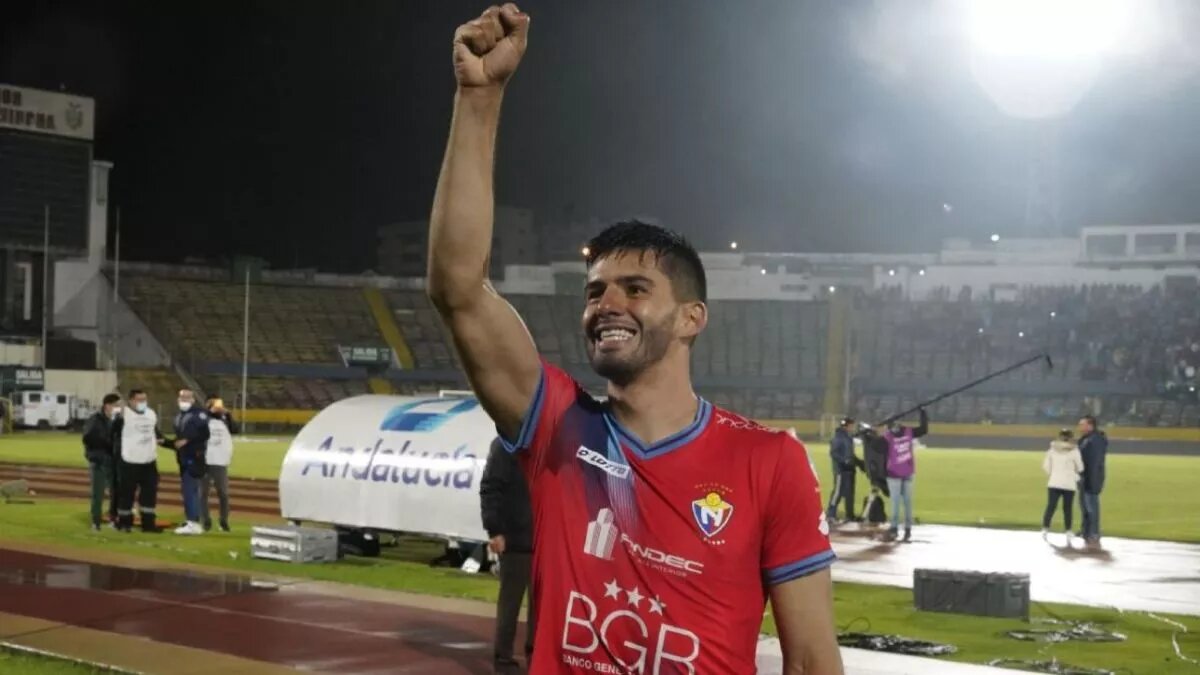 Esteban Paz: “Ronie Carrillo vendrá al club por un contrato de 3 años”