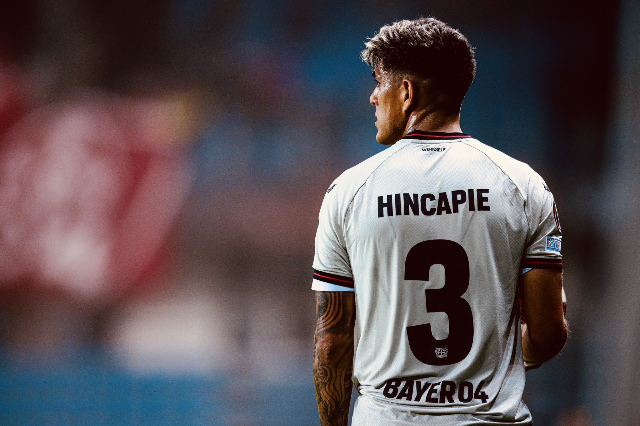 Piero Hincapié destaca en el Bayer Leverkusen