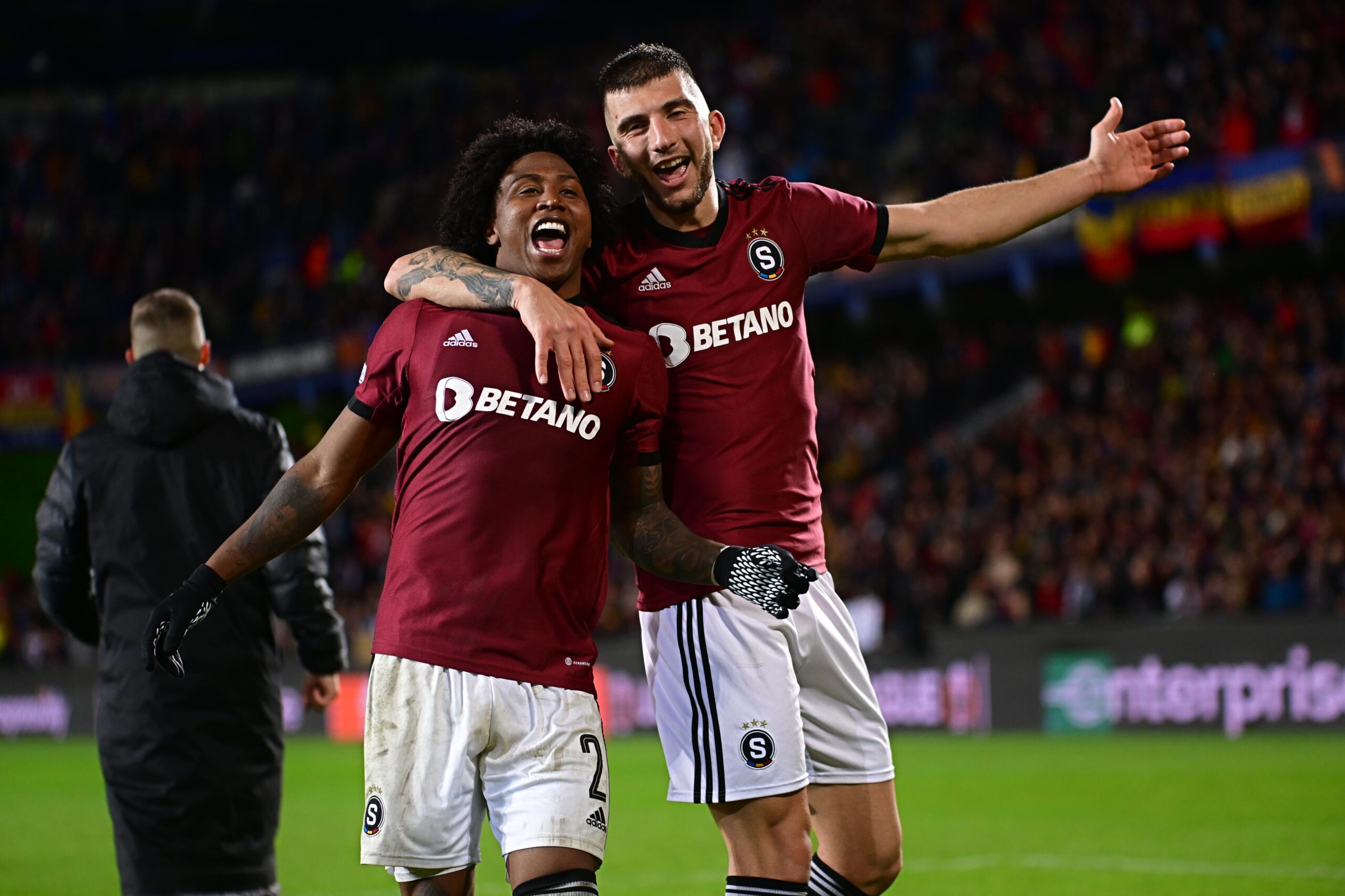 Angelo Preciado anotó otro golazo en la Uefa Europa League