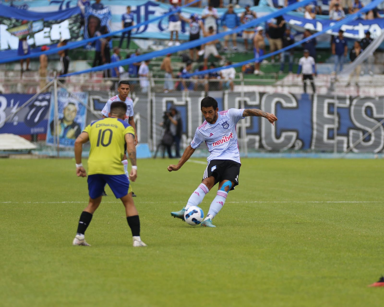Delfín y Emelec empataron en un nuevo partido amistoso