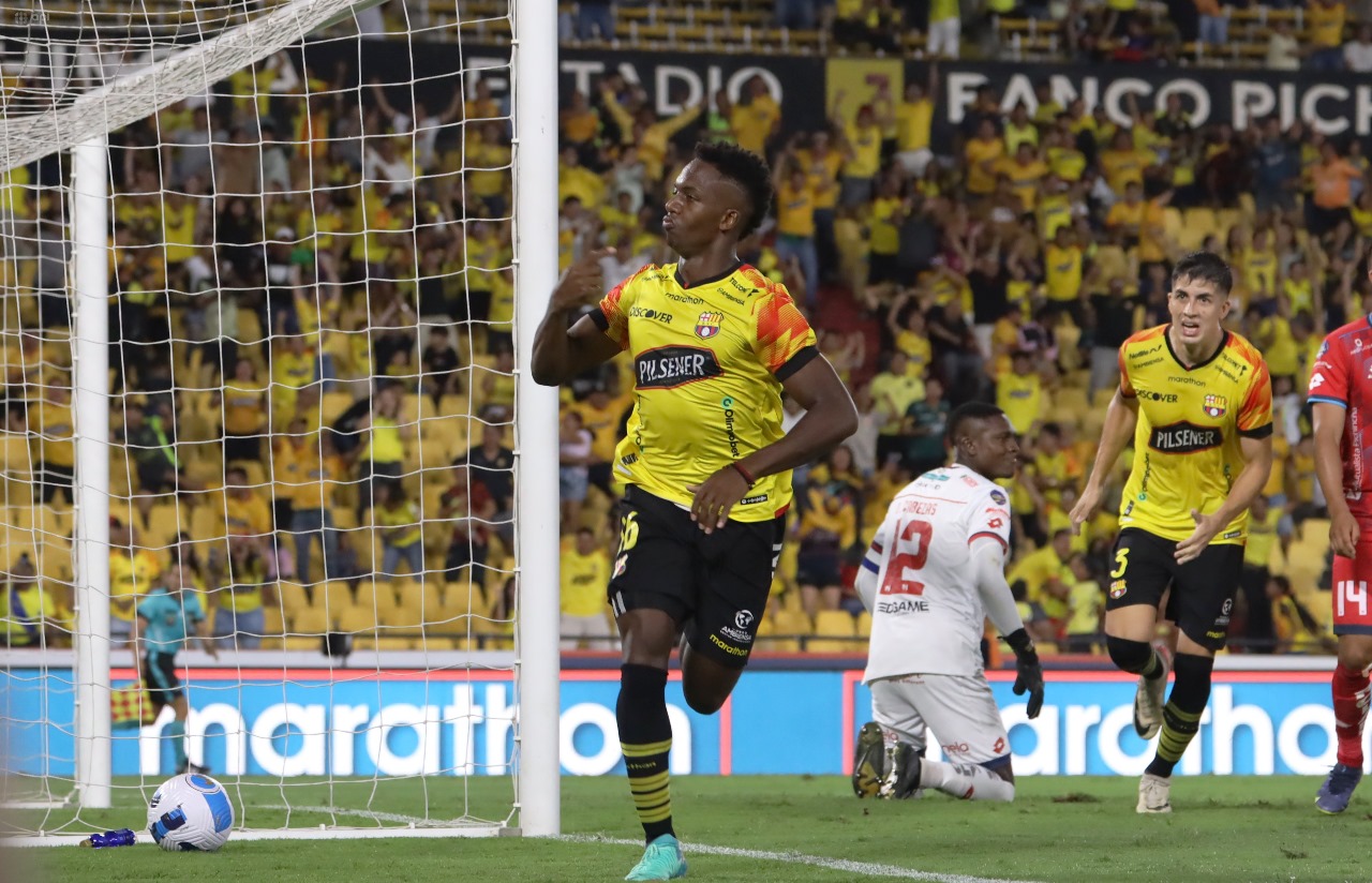 Barcelona consiguió un triunfo agónico ante El Nacional