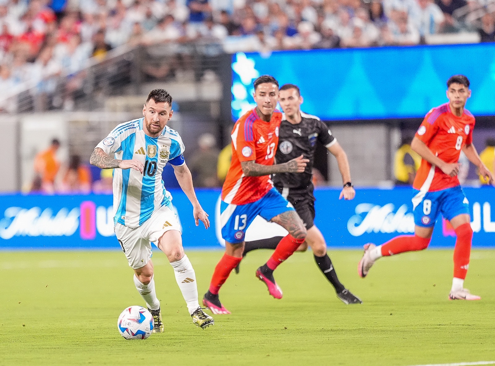 Argentina le gana a Chile y se mete en Cuartos de Final de Copa América