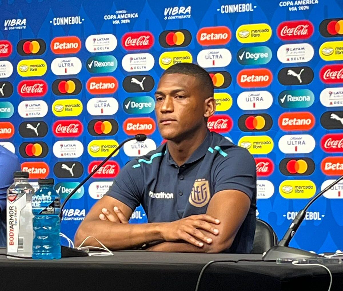 Carlos Gruezo: “Están esperando el mínimo error de nosotros para terminarnos de matar”