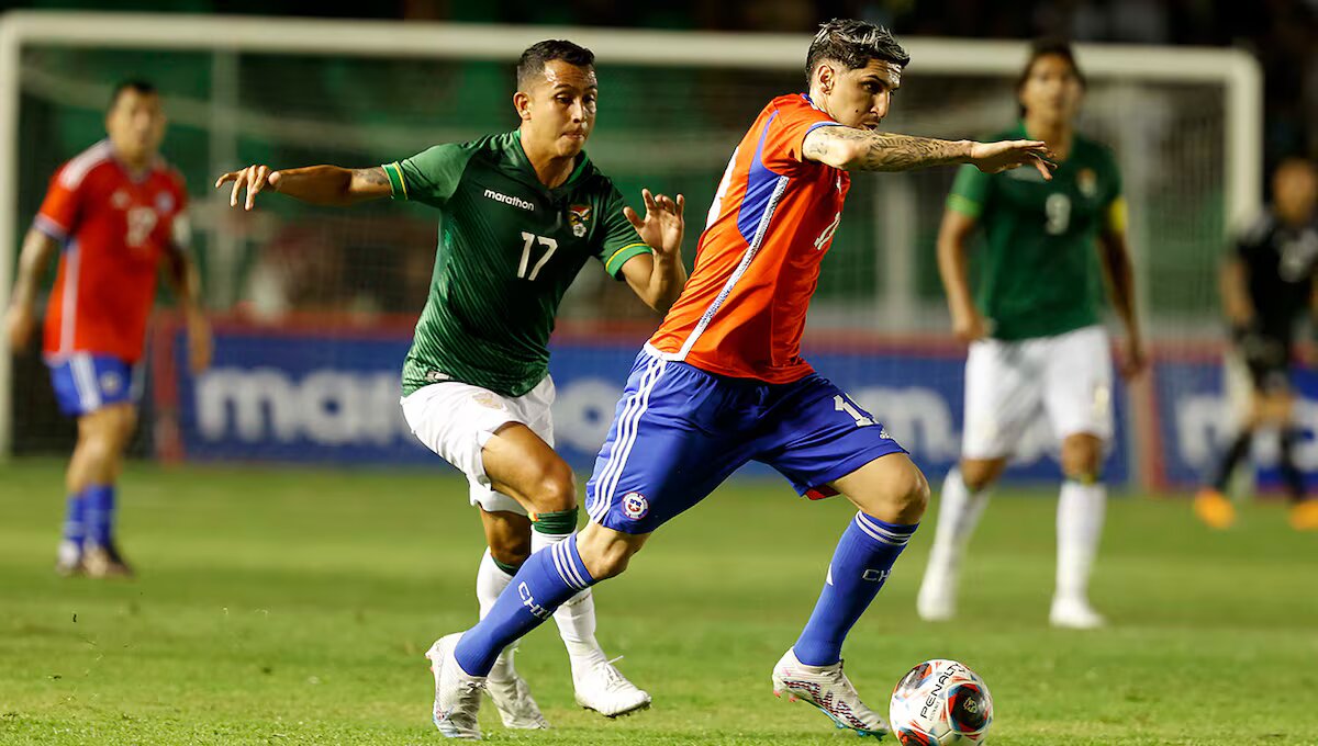 Chile busca una victoria crucial ante Bolivia para seguir en la pelea