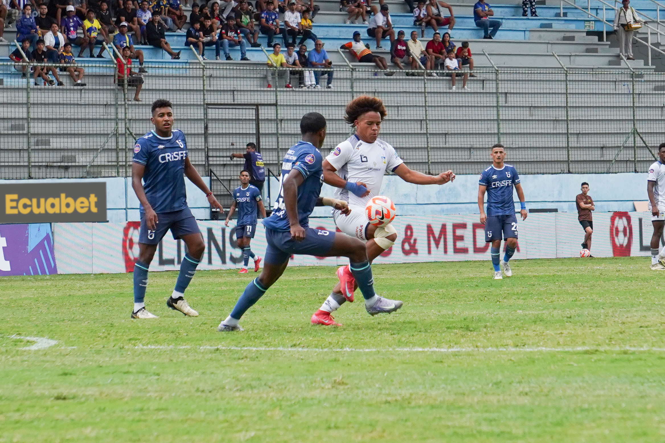 Delfín venció a Universidad Católica en Manta y toma un respiro en LigaPro