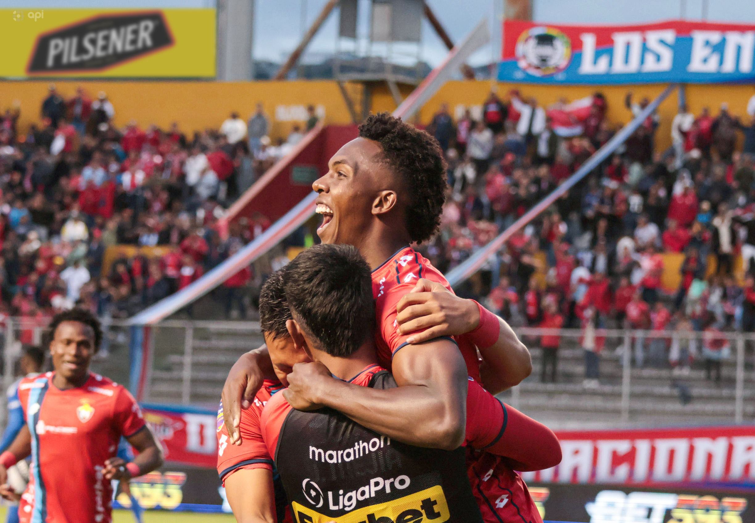 El Nacional superó a Emelec y sale de la parte baja de la tabla
